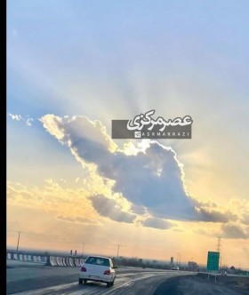 تصویر ایران عزیز روی ابرها در جاده اراک به توره